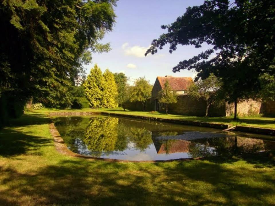 Gites Du Chateau De La Motte Joue-du-Plain Luaran gambar