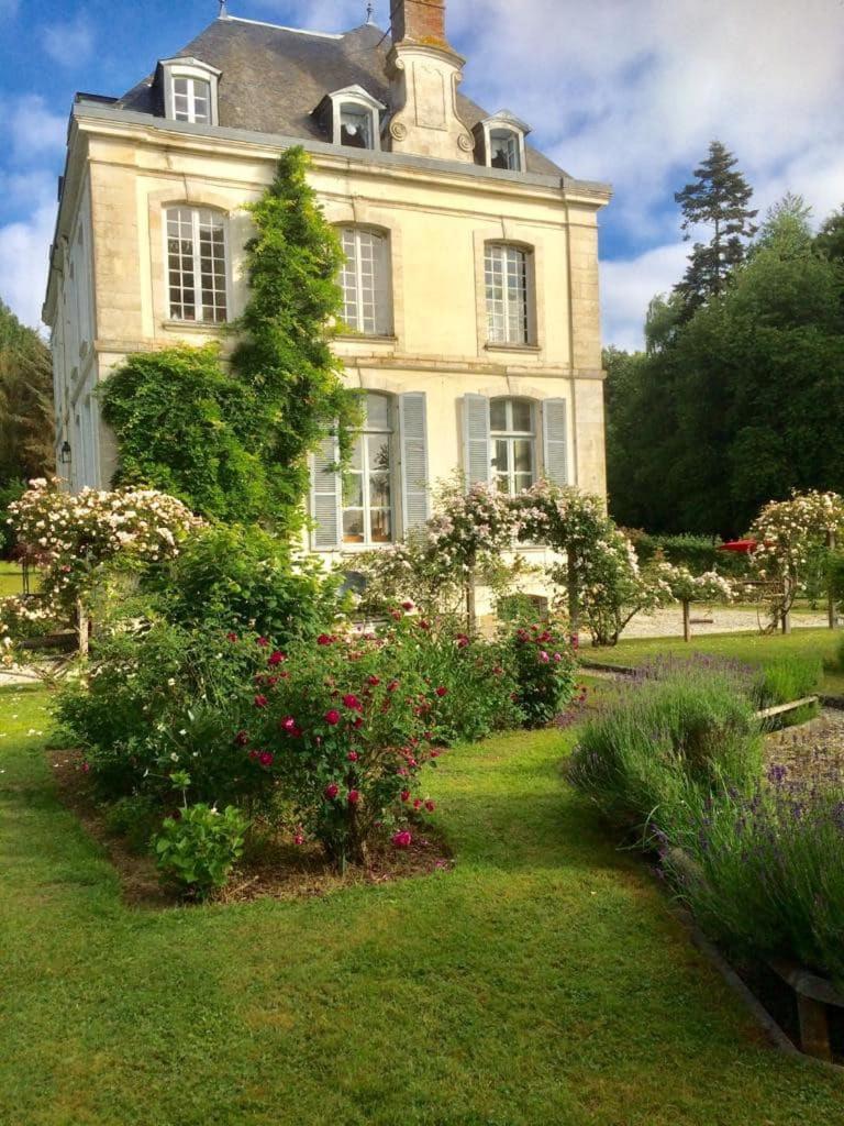 Gites Du Chateau De La Motte Joue-du-Plain Luaran gambar